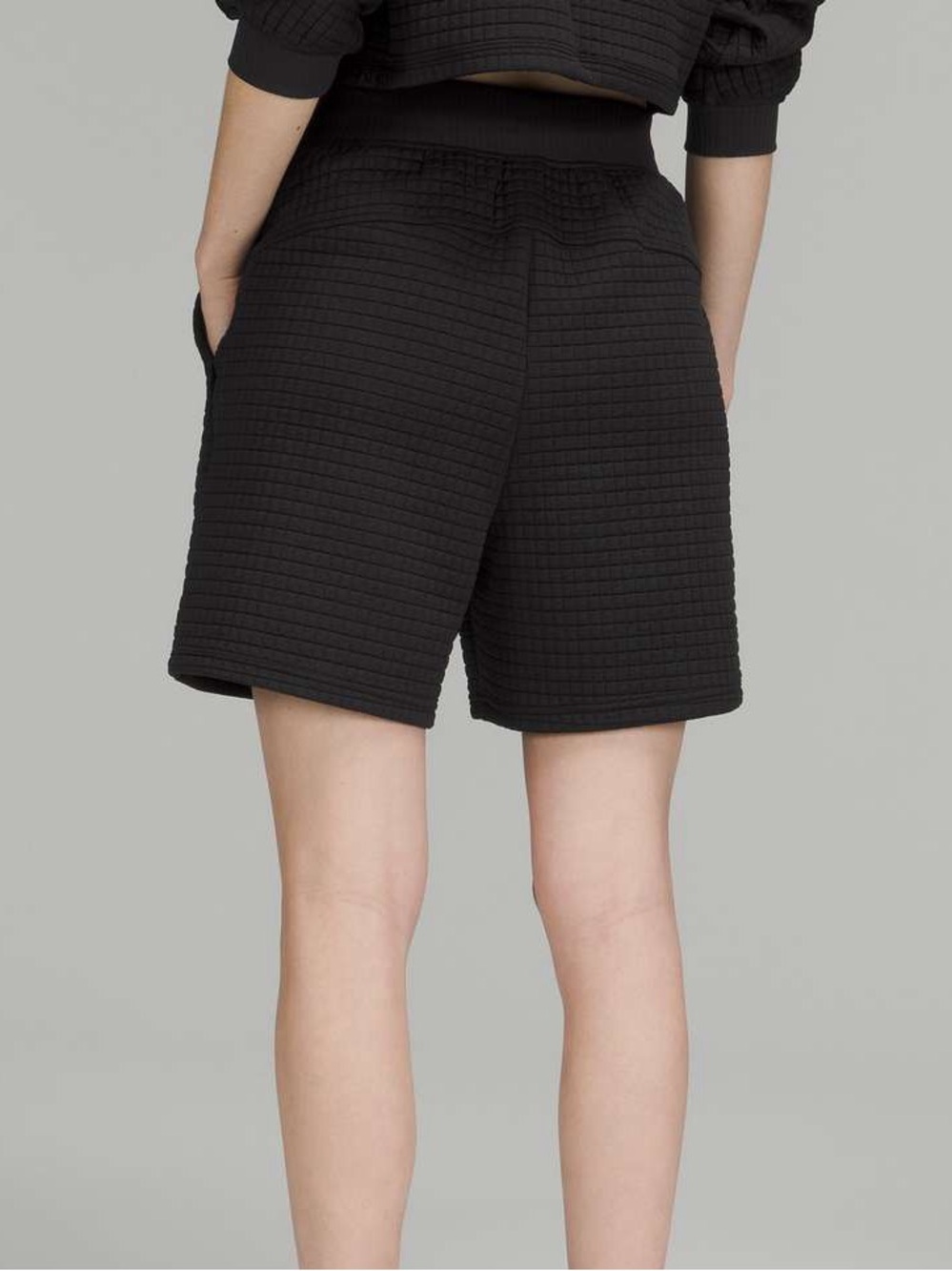 NEW Lululemon Lab Textured Grid 5.5” High-Rise Short Sz 4 Black Knit Shorts - Picture 3 of 10